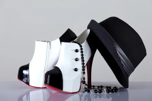 Gangster style female shoes