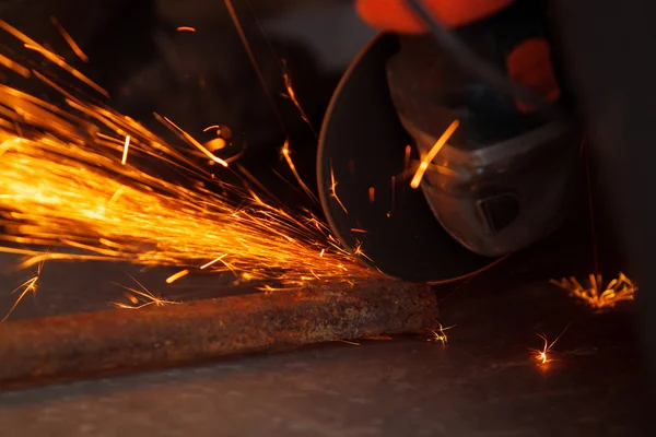 Cutting metal with many sharp sparks
