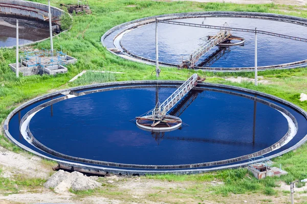 Water treatment plant with round settlers