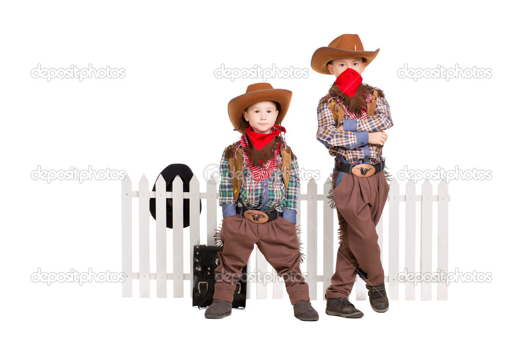 Imagenes De Niños Vestidos De Vaqueros | dos ni 241 os vestidos con trajes de vaquero foto de stock Imagenes De Niños Vestidos De Vaqueros | dos ni 241 os vestidos con trajes de vaquero foto de stock