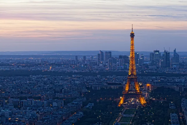 PARIS - SEPTEMBER 30: Eiffel tower at night on September 30, 2012 in Paris — Stock Photo #14080238