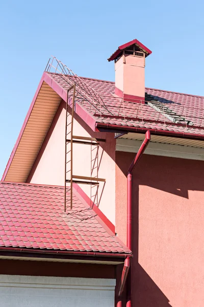 Rooftop gutter system