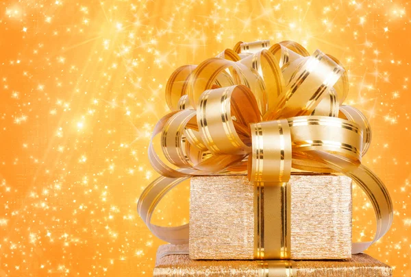 包装用纸黄金礼品盒 - 图库照片Loraliu#34294