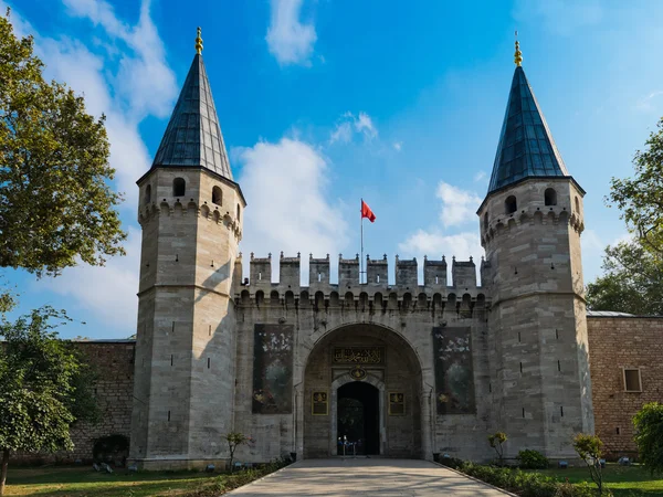 Entrance of the Topkapi palace, istanbul.