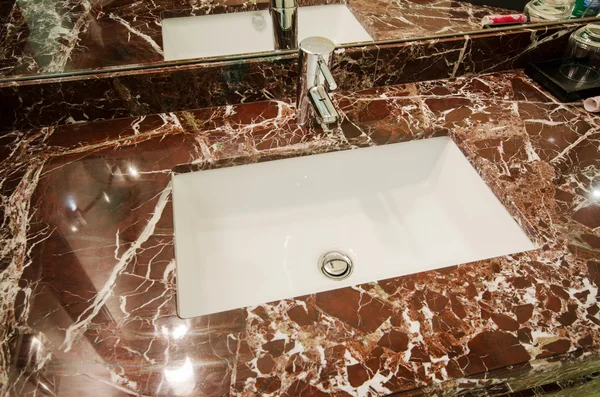 Sink in marble stand