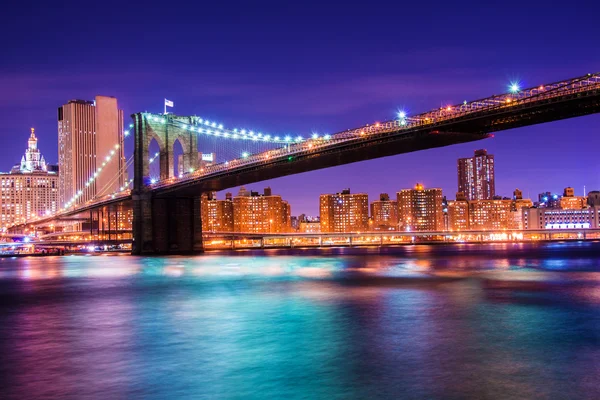 Brooklyn bridge at night