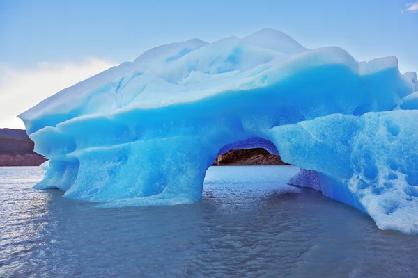 The harmony of the iceberg and cold water