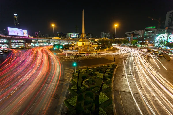 View city roads and traffic around Victory Monument, Bangkok