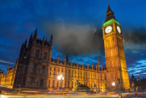 Big Ben and House of Parliament at dusk from Westminster Bridge