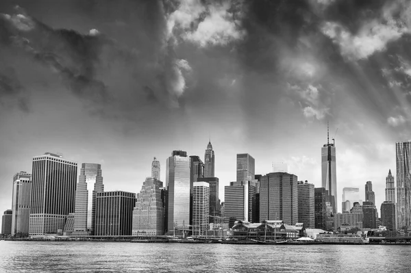 Panoramic view of Manhattan from East River - New York City