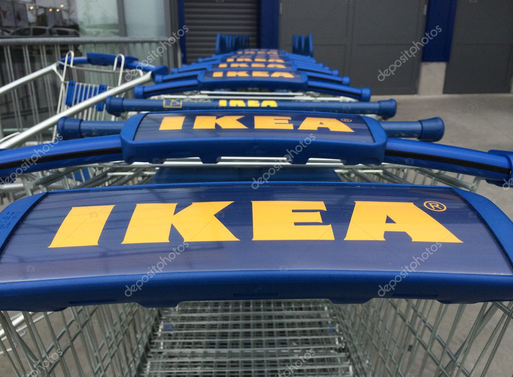 Ikea carrelli allingresso del negozio — foto editoriale stock ... Carrelli ikea