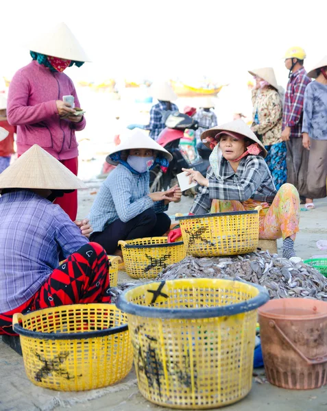 Vietnamese fishers at work