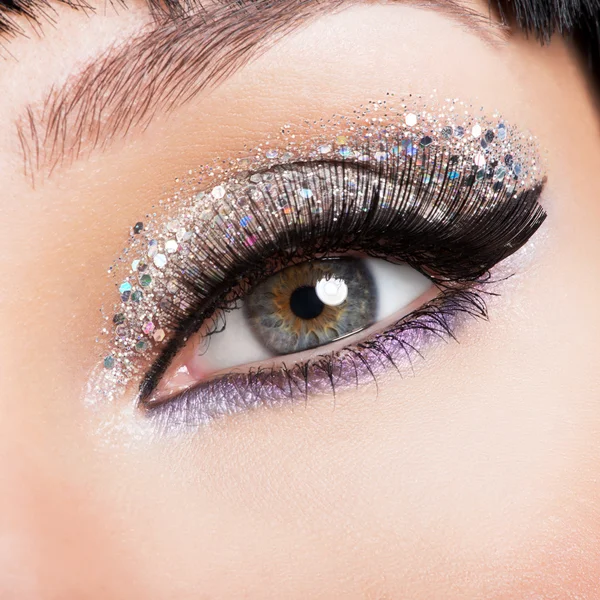 Woman eye with fashion makeup — Stock Photo #37027049