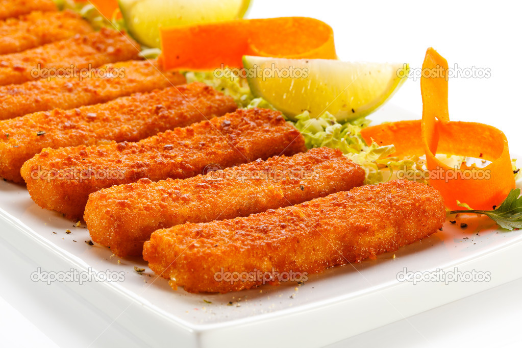 Fried fish fingers, mashed potatoes and vegetables — Stock Photo © gbh007 33633255