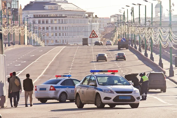 Verification of documents before the Bolshoy Moskvoretsky bridge