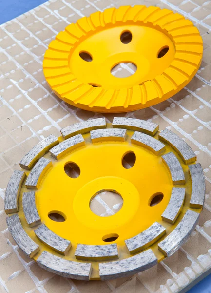 Diamond disks for concrete cutting and abrasion