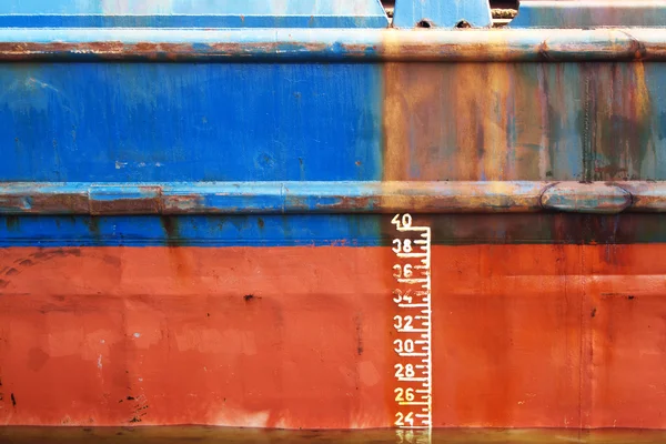 Waterline ship displacement marked on the ship side