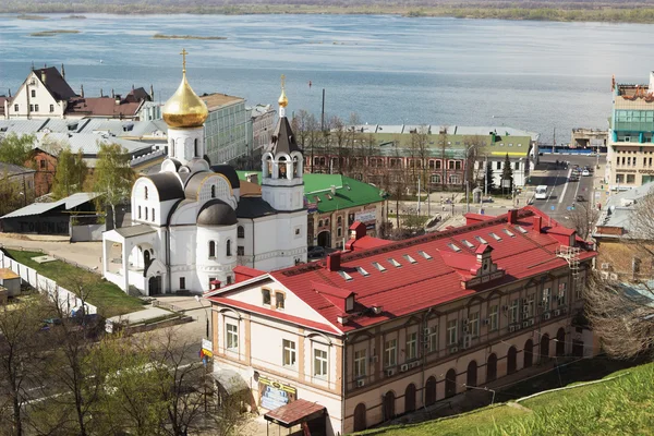 RUSSIA, NIZHNY NOVGOROD: View of the Church of Our Lady of Kazan to the Kremlin wall