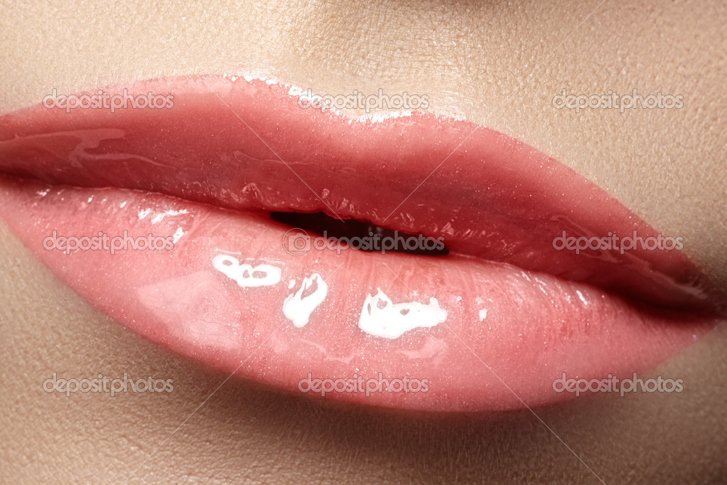 Sexy Wet Lips 50