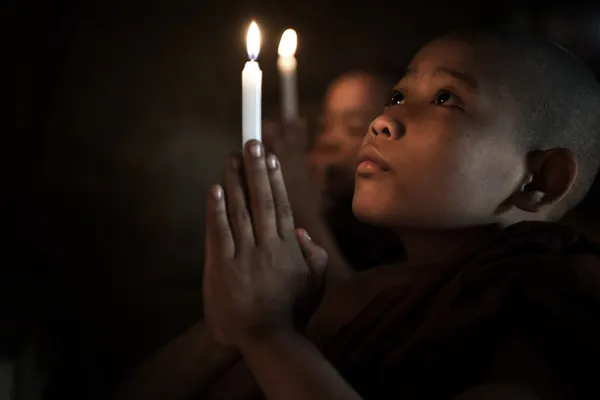 Little monks praying