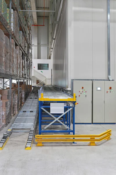 Conveyor in warehouse