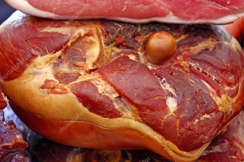 Jambon de porc fumé — Photographie Boris15 © 30917447