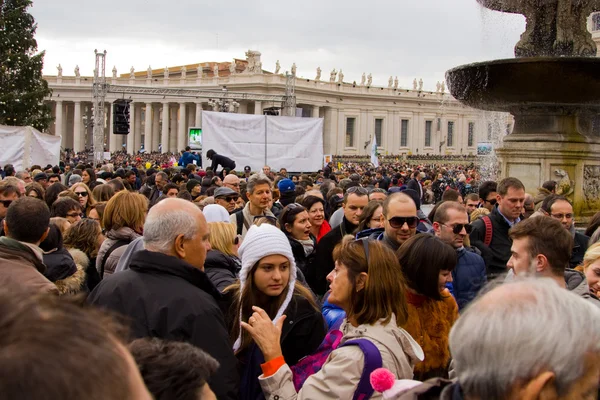 Waiting for the pope to recite the weekly Angelus prayer