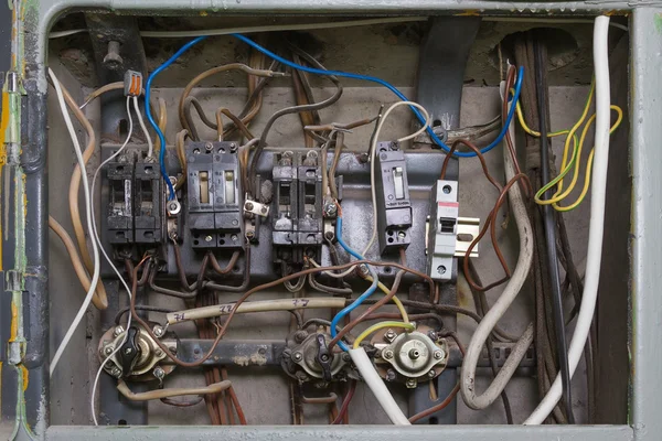 Circuit breaker panel