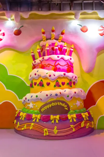 Big cake in Candy World