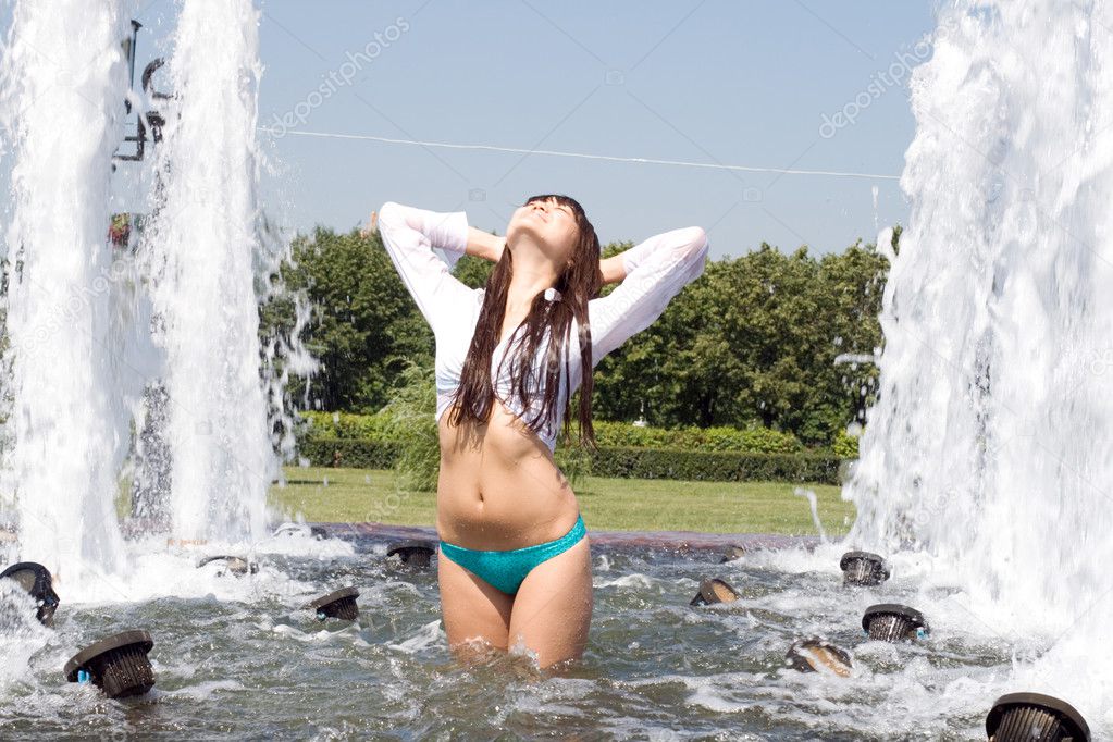 stoned girl getting fucked fountain sit girls bath