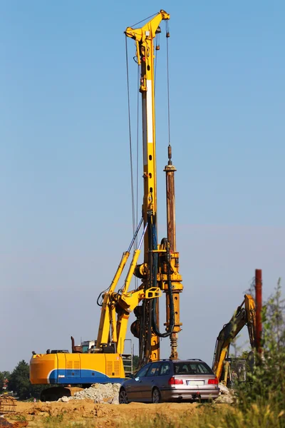 Drilling construction machinery