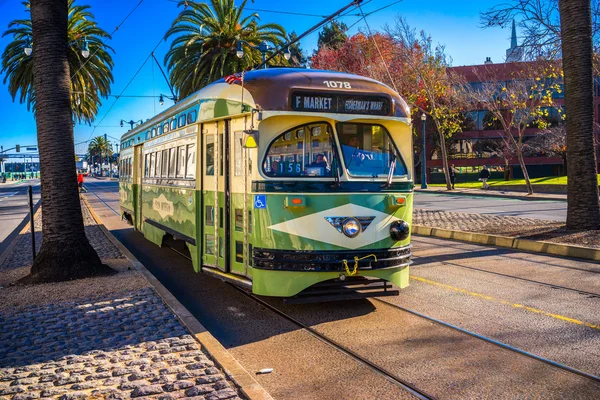 SAN FRANCISCO, USA - DECEMBER 16: F Market e Wharves rail line o