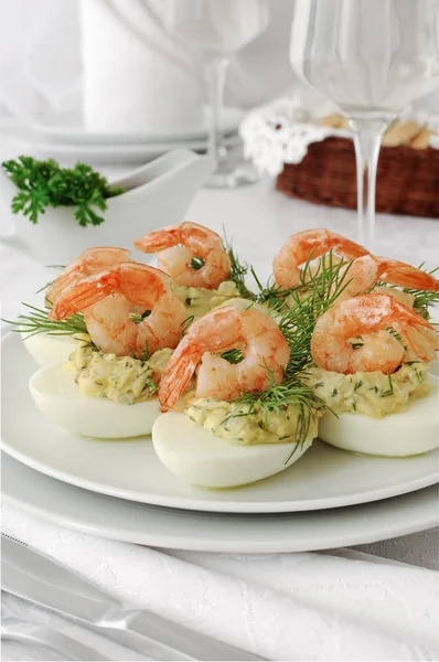 Eggs stuffed with spicy shrimp