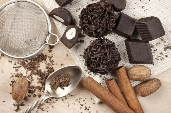 Hausgemachte Gebäcke, Pralinen, Torten, Kundengeschenke aus