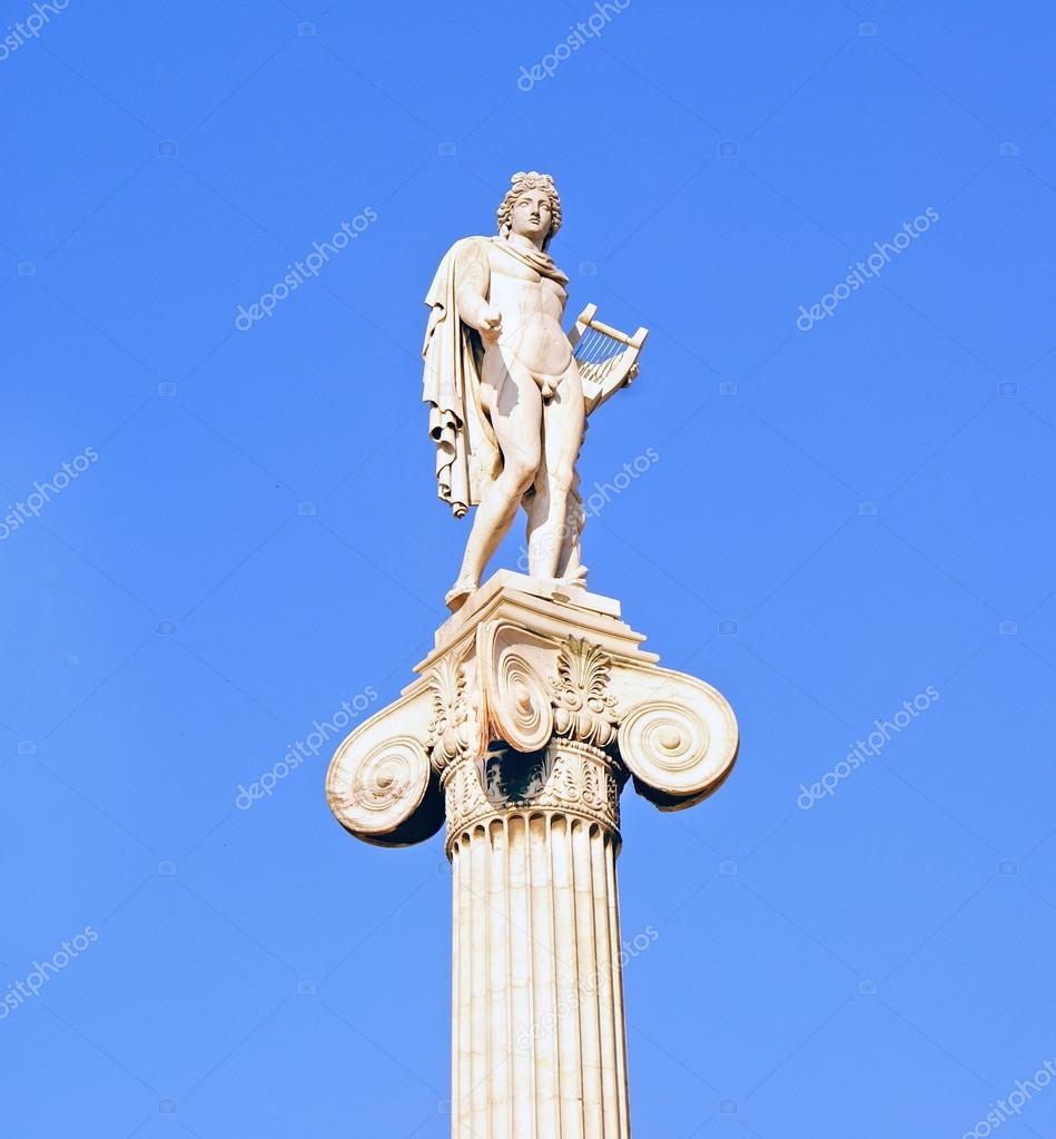 Statue d'Apollon dans l'Académie d'Athènes, Grèce — Photographie