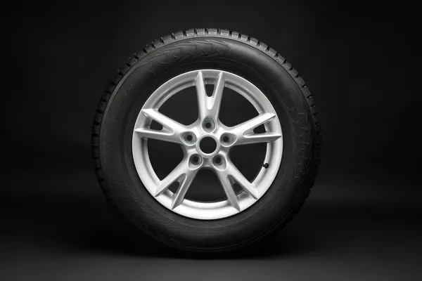 Car tire with aluminum alloy wheel
