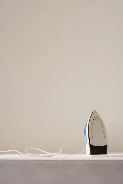 테이블에 철  