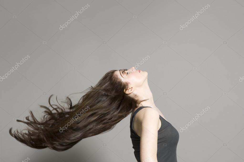 想头发长长20厘米需要多久?