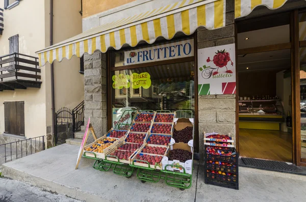 Fruit shop in the Italian city