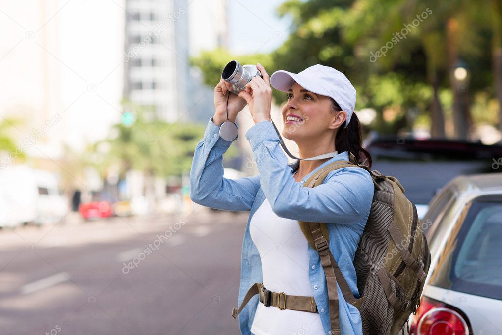 [Image: depositphotos_49239891-stock-photo-touri...street.jpg]