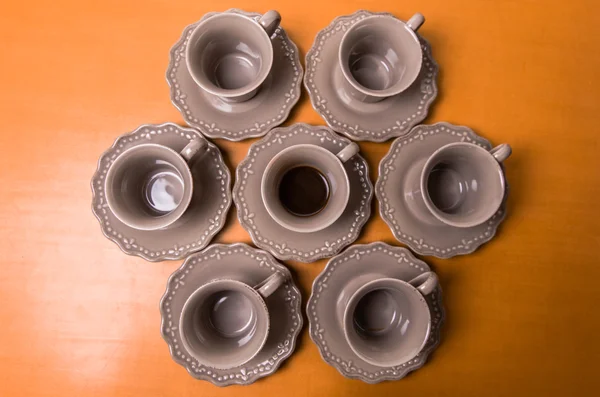 Arrangement of coffee cups