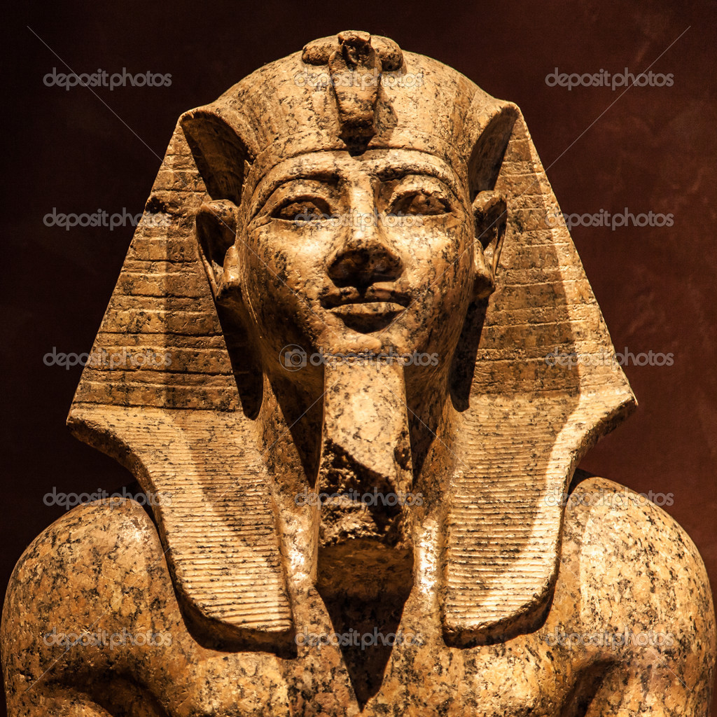 statue of god pharaoh