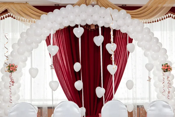Wedding ornament from balloons