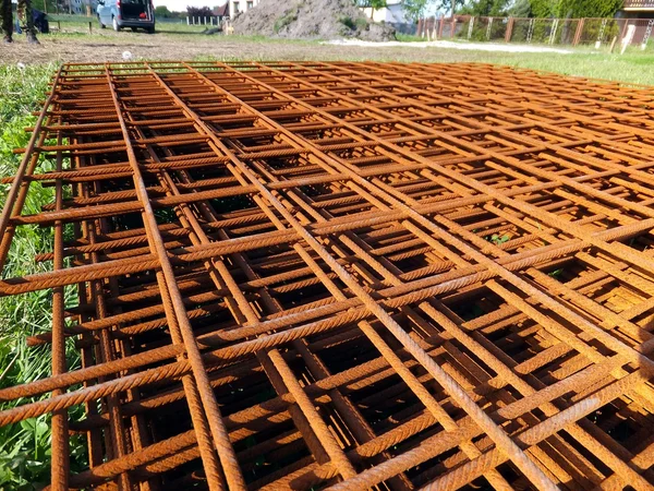 Concrete reinforcing mesh