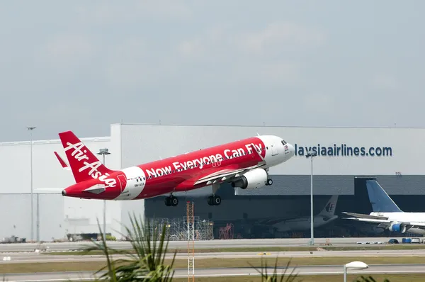 Airbus A320 Take Off