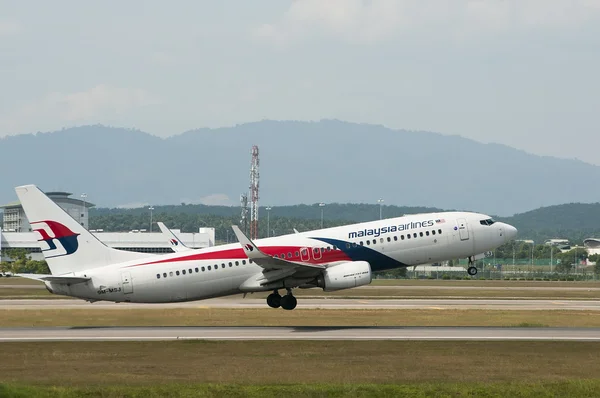 Boeing 737 Take Off