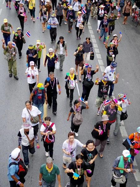 BANGKOK,THAILAND - NOVEMBER 22 : Anti-government protesters to the Democracy Monument. The protest Against The Amnesty bill in Pratunam, Bangkok, capital of Thailand on 22 November 2013