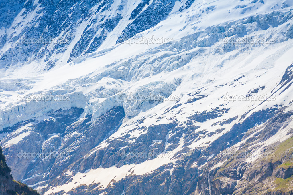 http://ko.depositphotos.com/44547521/stock-photo-mont-blanc-mountain-in-switzerland.html 스위스의 몽블랑 산 — 스톡 사진 © serrnovik #44547521