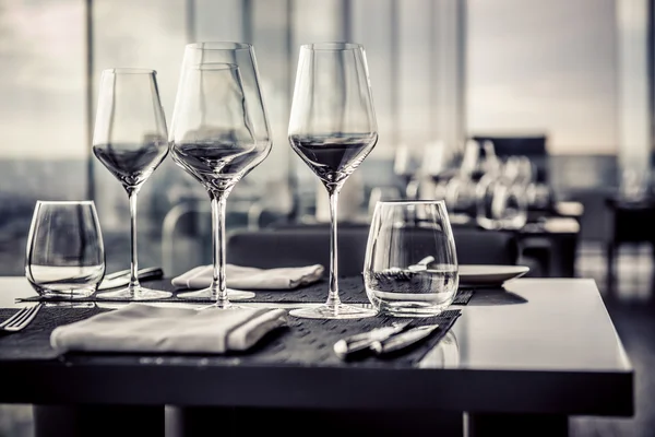 Empty glasses in restaurant