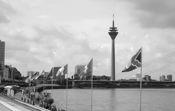 Black and white Alfresco bar in Duesseldorf